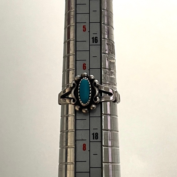 Vintage Turquoise Sterling Ring. - Picture 10 of 11